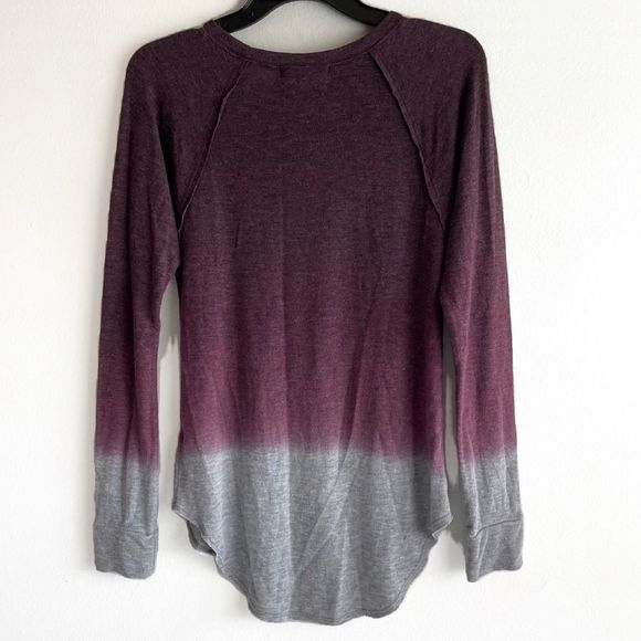 Treasure & Bond Curved Hem Ombré Long Sleeve Top - Picture 3 of 5